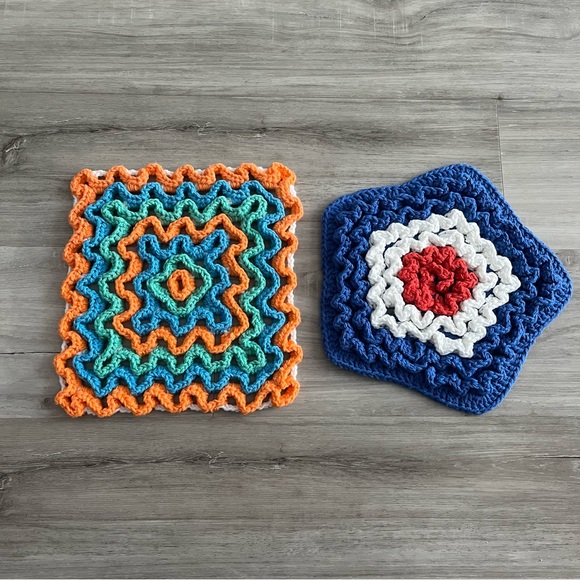 New Crochet Patriotic Star & Square Ruffle Doilies (Set of 2) - Picture 2 of 14